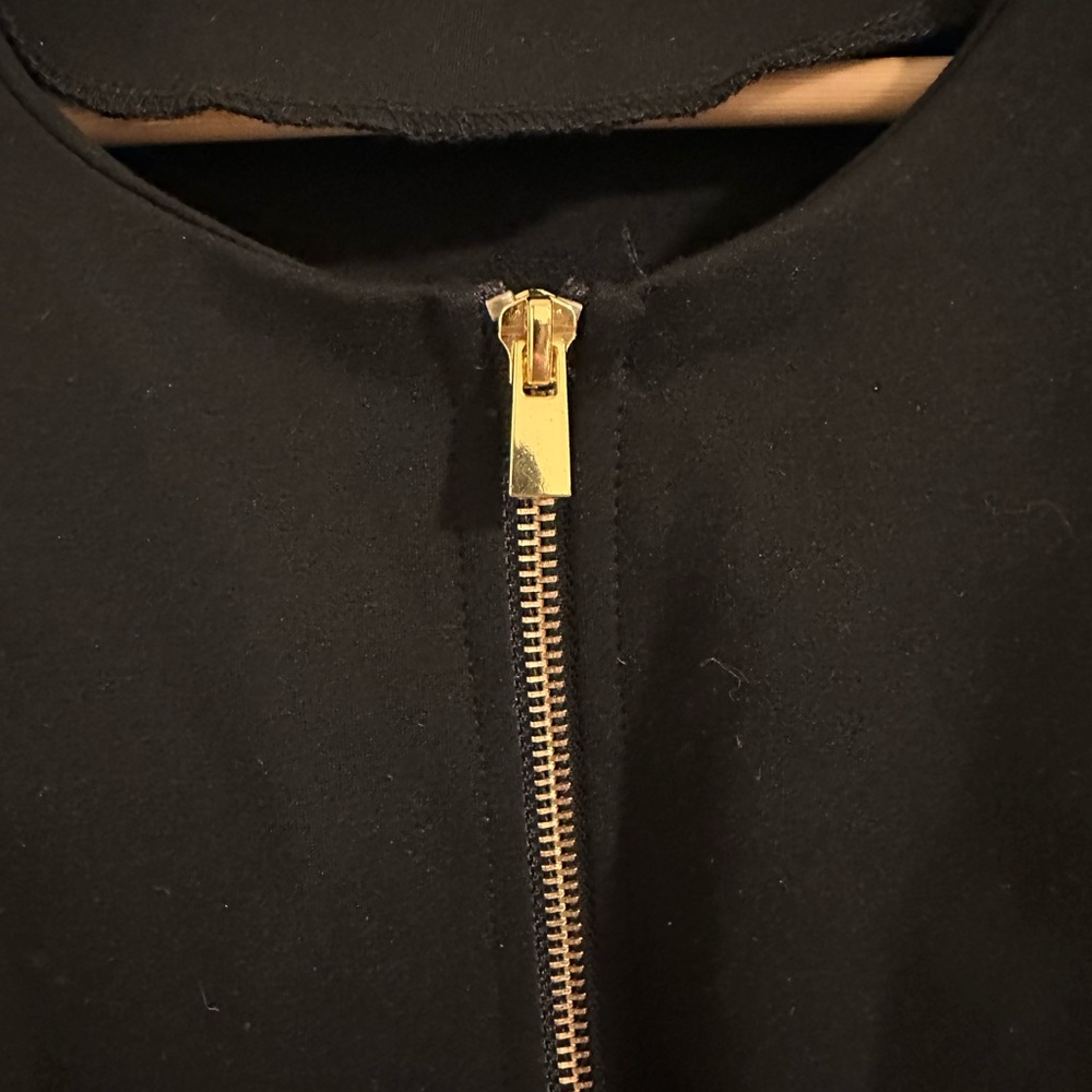 Woman’s Blazer - Picture 5 of 7